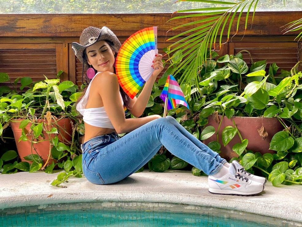 María León enseña tanga provocativa