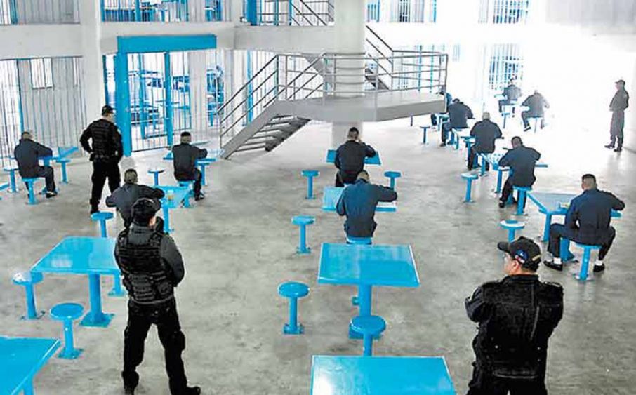 Cuanto Cobra Un Enfermero De Prisiones