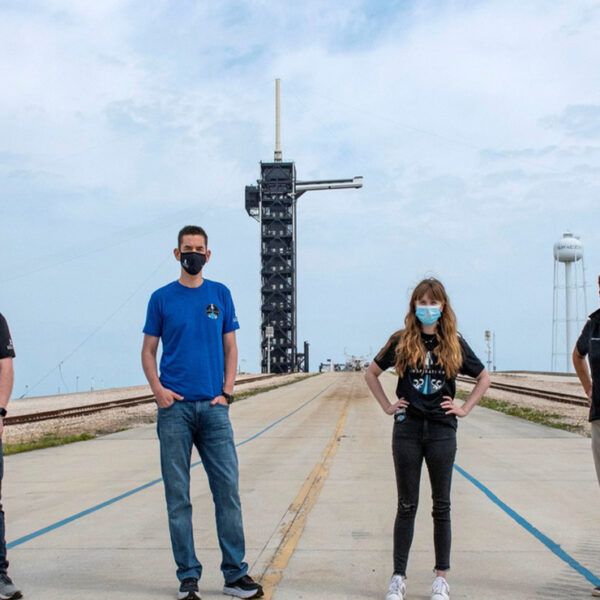 SpaceX la compañía que lanzará una misión al espacio con una tripulación completamente civil, anunció que ya cuenta con la selección definitiva de la tripulación