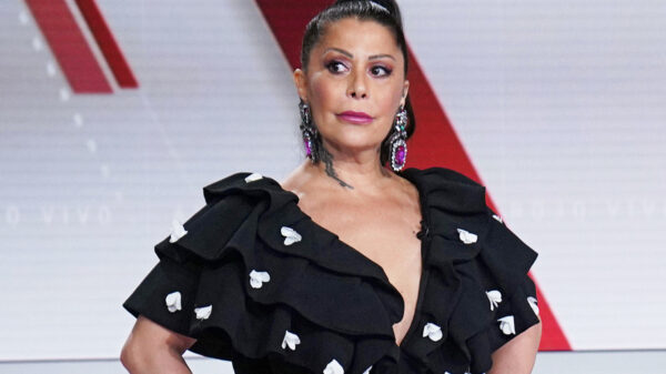 Alejandra Guzmán está ‘encabritada’, arremete de nuevo contra ‘Despierta América’ por aprovecharse de llamada
