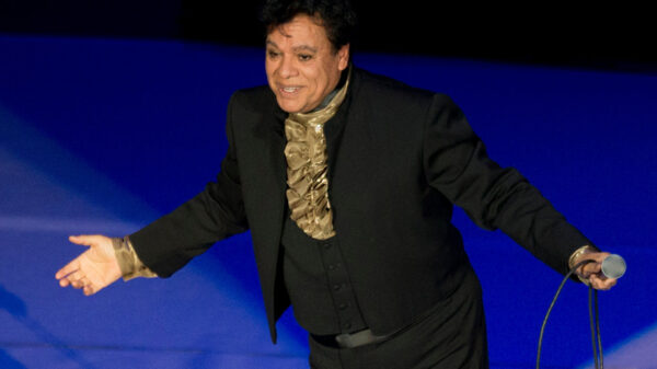 Anuncian película y serie de Juan Gabriel, al estilo ‘Bohemian Rhapsody’