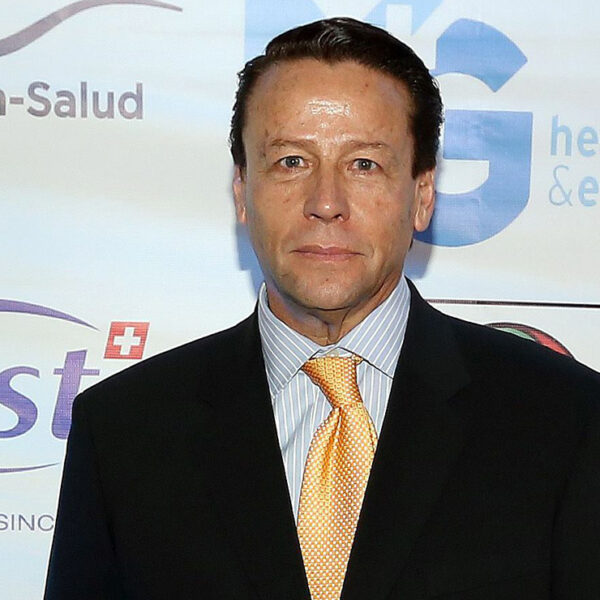 Alfredo adame defiende a ‘El Cirujano de las Estrellas’ y amenaza a Cynthia Klitbo