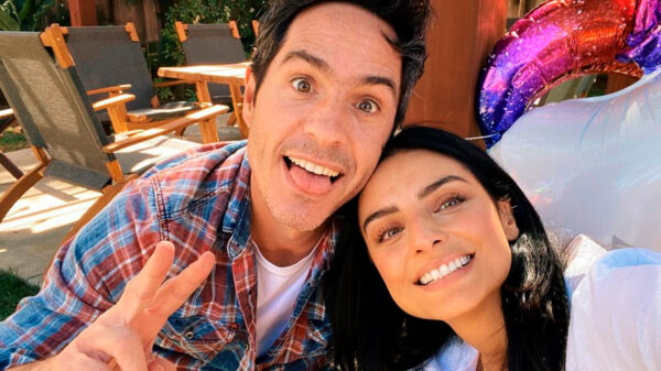 Aislinn Derbez y Mauricio Ochmann fingieron peleas en "De viaje con los Derbez"