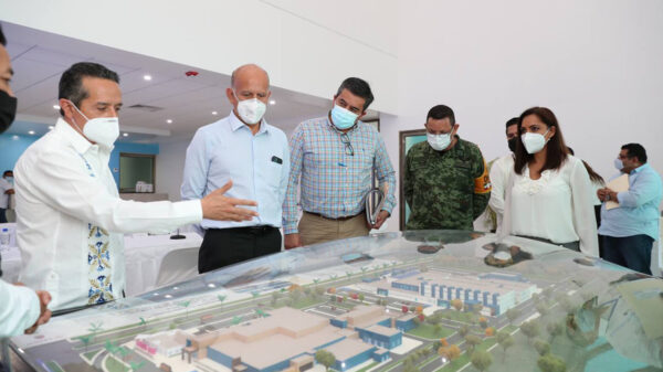 Supervisan hospitales y revisan proyectos en obras y equipamiento para Hospitales en Quintana Roo