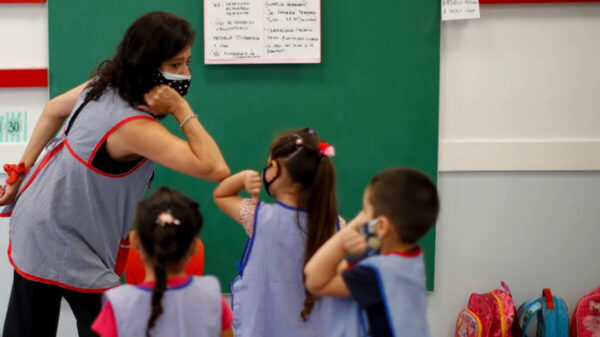 Condiciona la SEP el regreso a clases presenciales