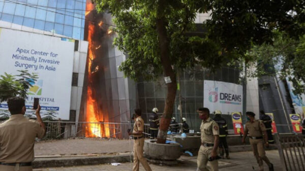 Reportan 10 muertos en incendio en un hospital en la India