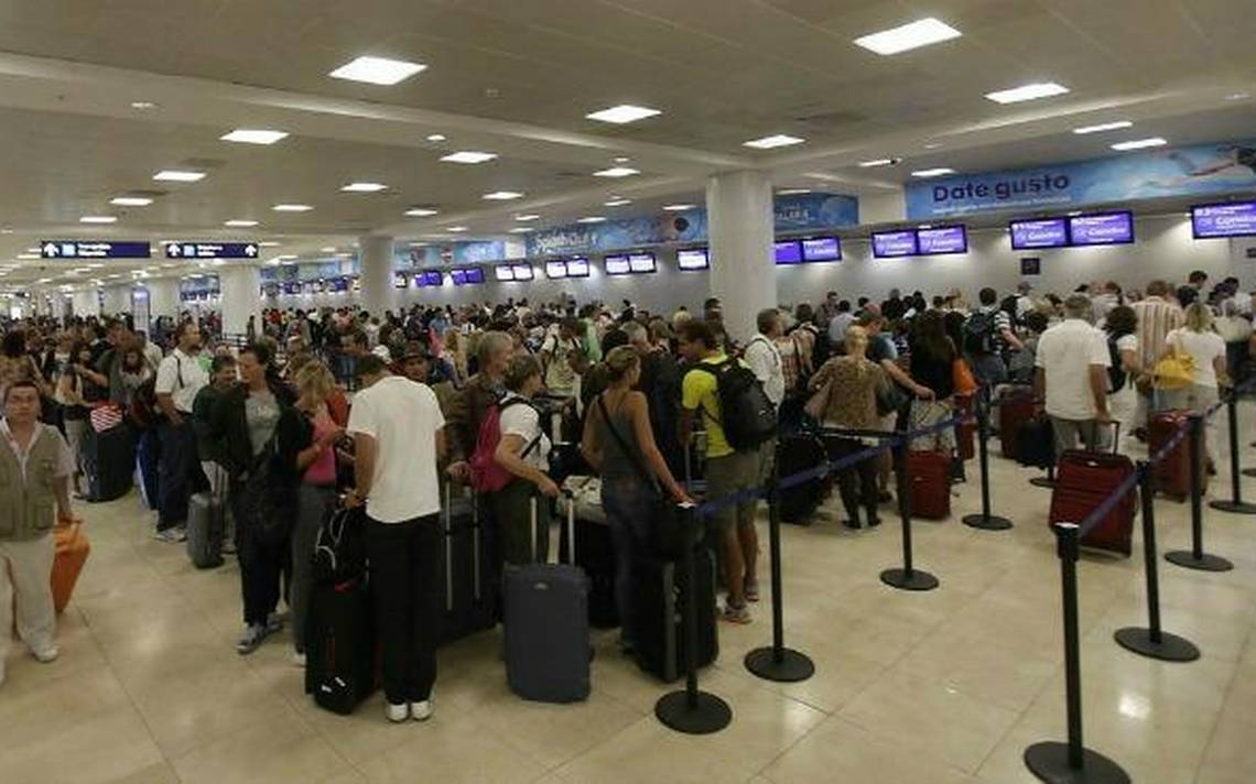 Llegada de turistas en Cancún repunta pese a pandemia