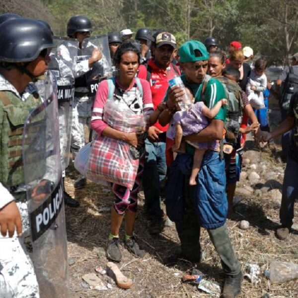 Rechaza AMLO acuerdo con EU para frenar a migrantes por vacunas