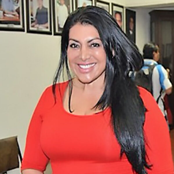 Niza Puerto abandona candidatura por el distrito 04