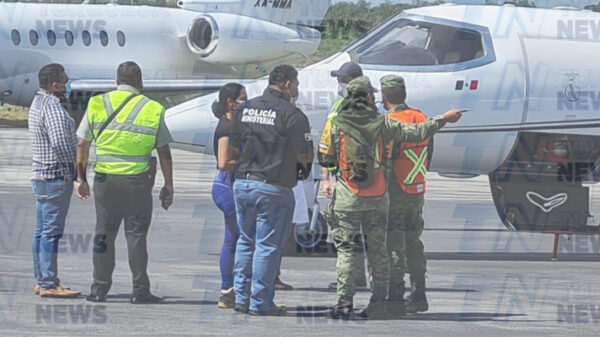 Video: Muere pasajera de un avión en la terminal FBO de Cancún.