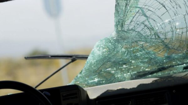 Vecinos de Izamal denuncian a un ‘rompe parabrisas’; desconocen su identidad