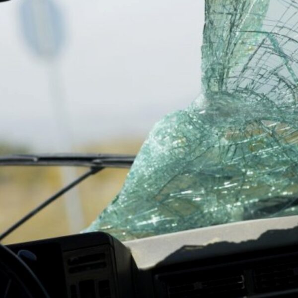 Vecinos de Izamal denuncian a un ‘rompe parabrisas’; desconocen su identidad