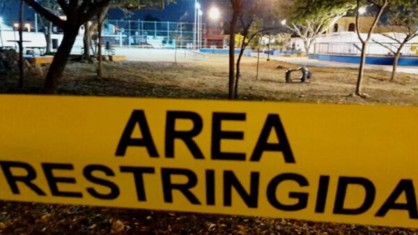 Menor de 16 años muere al ser aplastado por una portería en Mérida