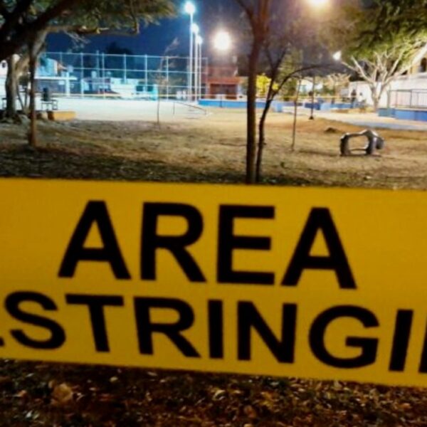 Menor de 16 años muere al ser aplastado por una portería en Mérida