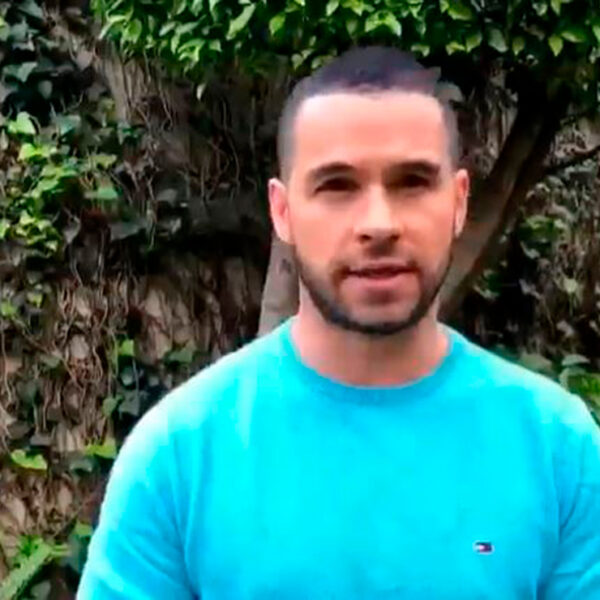 Tras estar en la cárcel, Eleazar Gómez reaparece en las redes sociales