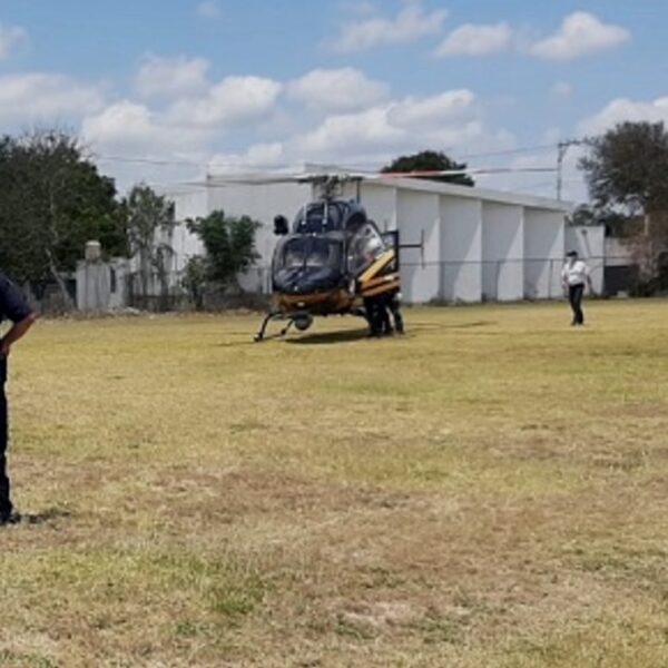 Adulto mayor es trasladado de emergencia en helicóptero a hospital de Mérida