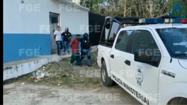 Trasladan a Centros de Retención a policía de Tulum implicados en feminicidio de Victoria (VIDEO).