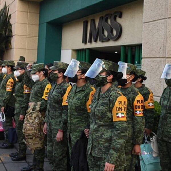 Fuerzas armadas apoyan y amplían plan de vacunación: AMLO