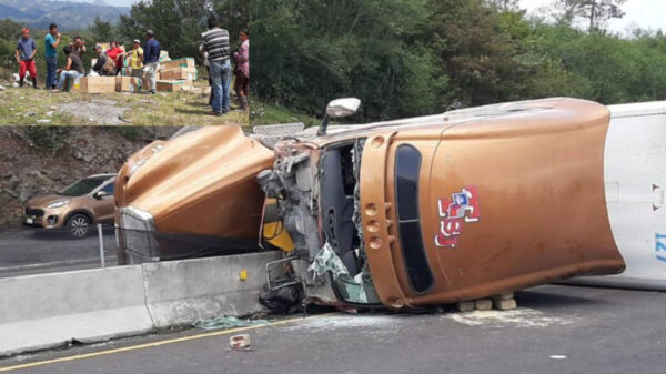 Tras volcadura de tráiler policías disparan por rapiña