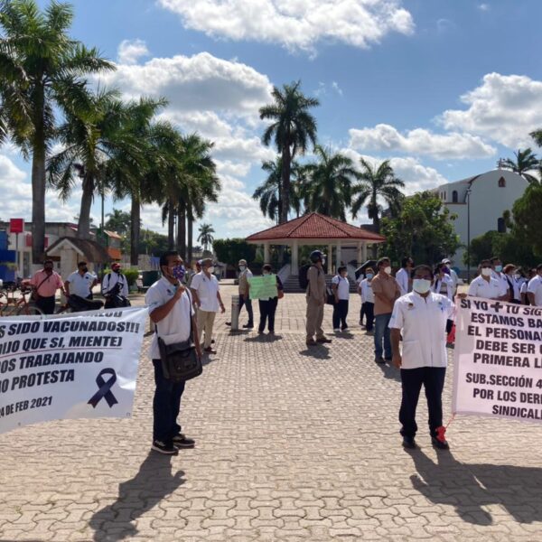 Trabajadores de Salud de Zona maya exigen vacunarse contra Covid-19.