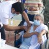 Adultos mayores de Lázaro Cárdenas recibirán en abril segunda dosis contra Covid-19.