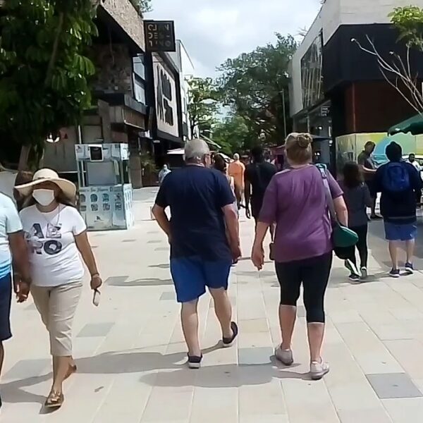 Aumenta la actividad turística en la Quinta Avenida.