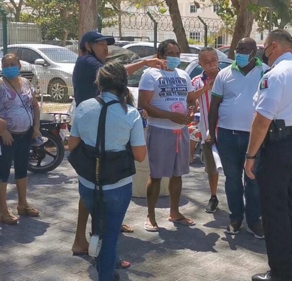 Accede Ayuntamiento a modificar proyecto de remodelación en Puerto Juárez.