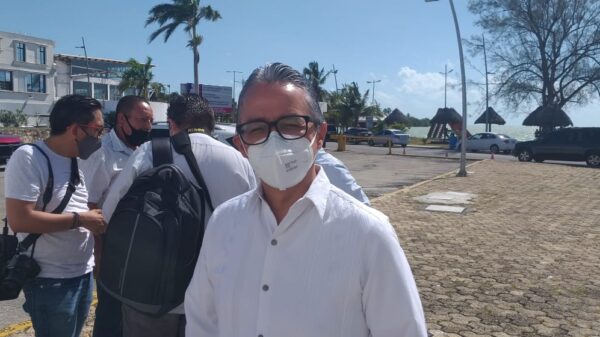 Quintana Roo no es un estado feminicida, refuta el fiscal Óscar Montes de Oca.