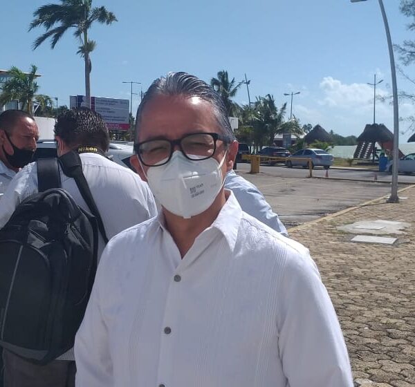 Quintana Roo no es un estado feminicida, refuta el fiscal Óscar Montes de Oca.