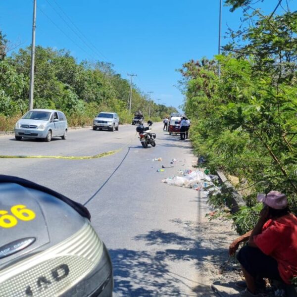 Video: Combi arrolla y mata a un pepenador en el Arco vial de Cancún.