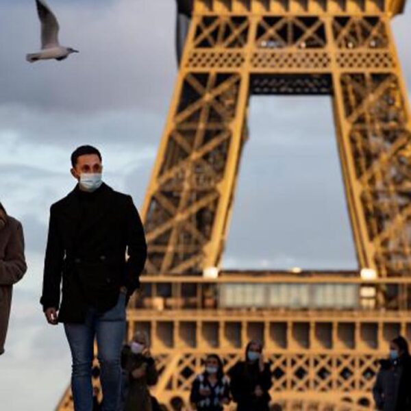 Cierran escuelas en Francia ante nuevo confinamiento