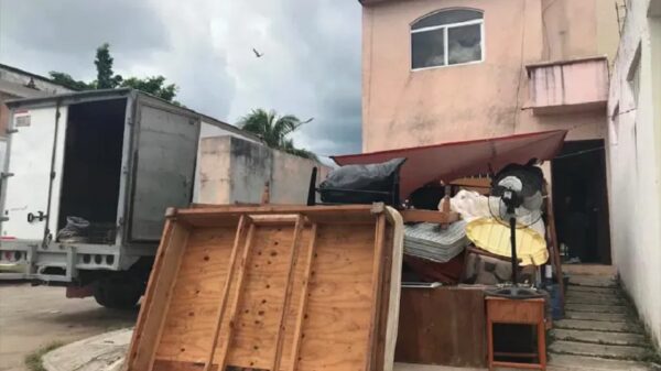 Se suman otras 100 familias a los casos de despojo de viviendas en Cancún.