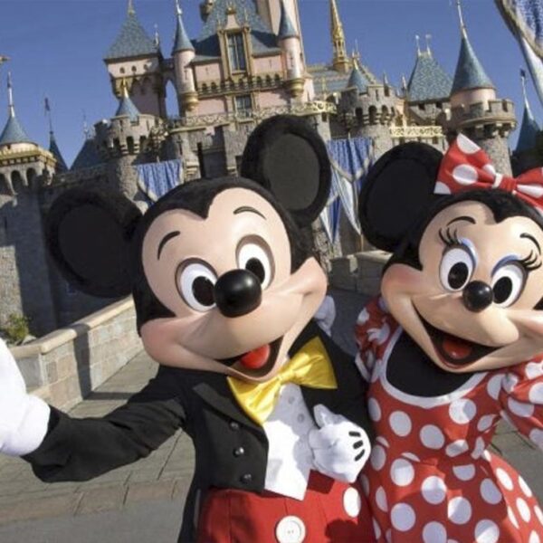 Disneyland en California se expande