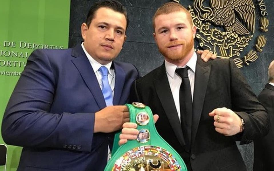 Eddy Reynoso arremete contra los 'haters' del Canelo Álvarez