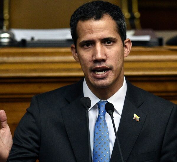 Juan Guaidó da positivo a Covid-19
