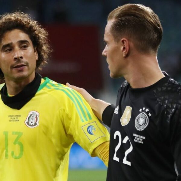 Memo Ochoa invita a Ter Stegen a su casa...