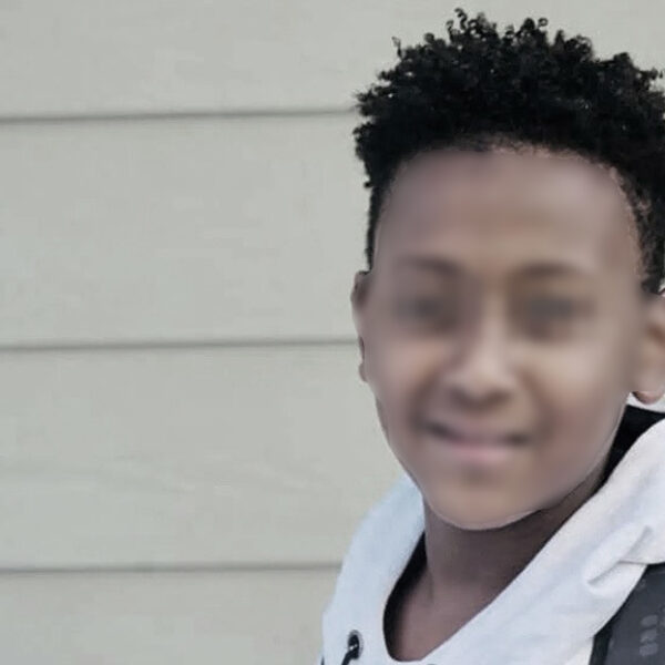 Después de intentar el desafío del apagón en TikTok, un niño de 12 años se encuentra en estado de muerte cerebral.