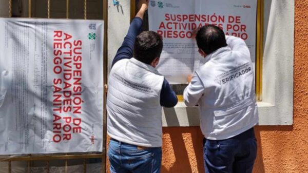 Clausuran clínica en la CDMX por vender vacunas falsas contra el Covid-19