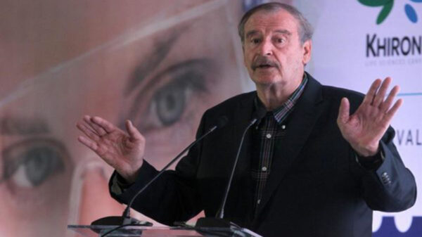 Luego de difundir un promocional de una fiesta de motocicletas, en el cual aparece tres mujeres en bikini, el expresidente Vicente Fox Quezada, fue tundido en redes sociales