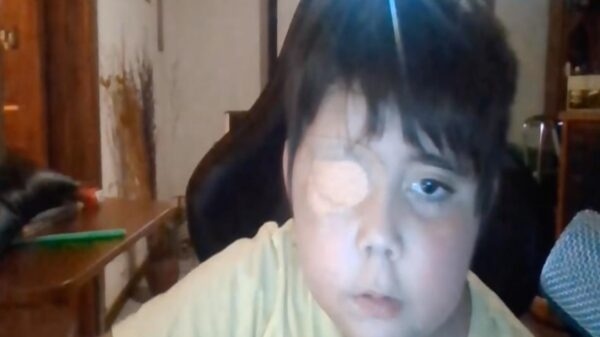 En cuestión de horas un pequeños youtuber logró conseguir tres millones de suscriptores; se trata de Tomás Blanch