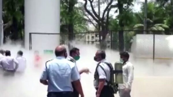 En India mueren 22 pacientes de Covid al cortarse el suministro de oxígeno (VIDEO).