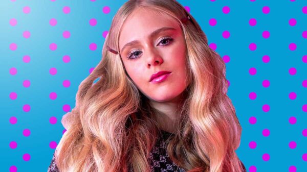 Loreto Peralta causa sensación con sus outfits atrevidos  