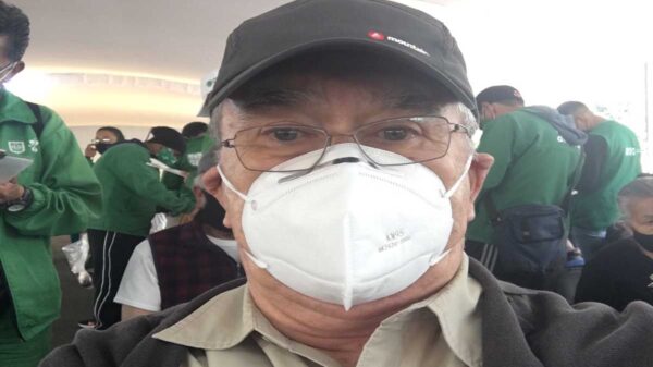 Pedrito Sola recibe segunda dosis de la vacuna contra Covid-19