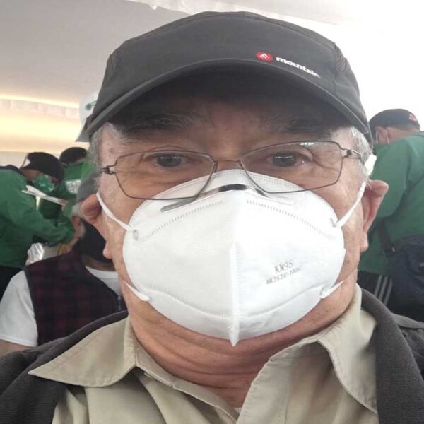 Pedrito Sola recibe segunda dosis de la vacuna contra Covid-19