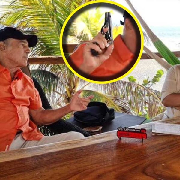 Andrés García apunta y dispara pistola en entrevista con Yordi Rosado