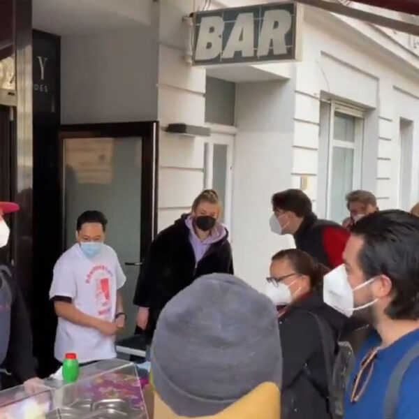 ¡Deliciosos tacos al pastor! Puesto de tacos en Berlín causa furor