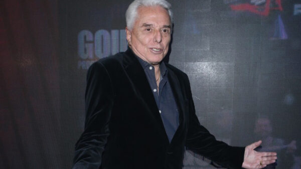 Enrique Guzmán reaparece y se le cae la cara de vergüenza tras acusaciones de Frida Sofía