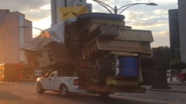 No cabe duda que en nuestro México mágico pasa cosas fuera de lo común y ejemplo de ello, es un video de una épica mudanza