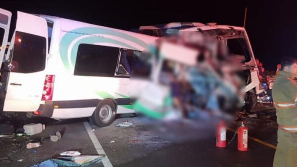 Choque en carretera de Sonora deja 16 muertos y 13 lesionados.