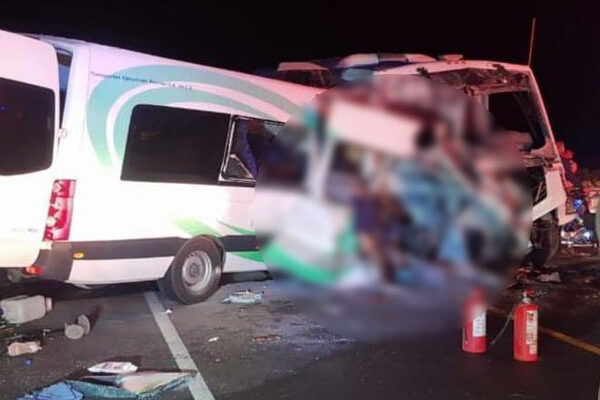 Choque en carretera de Sonora deja 16 muertos y 13 lesionados.